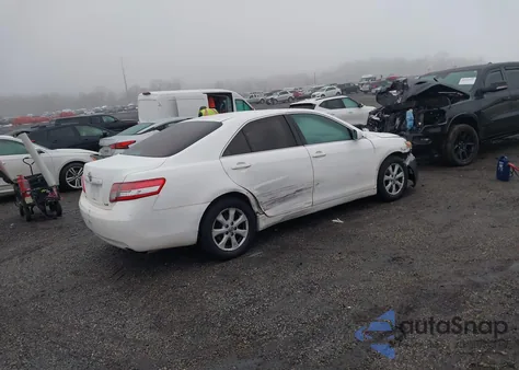 2011 Toyota Camry Le z USA, uszkodzony, nr VIN 4T1BF3EK4BU584087